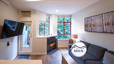 Alpenglow Lodge Snooze Studio with Den by MVA