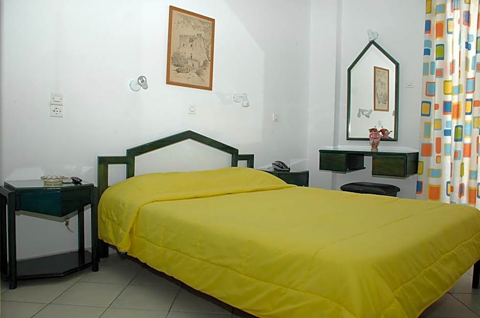 Foto 1 daripada 2 — Triple Room