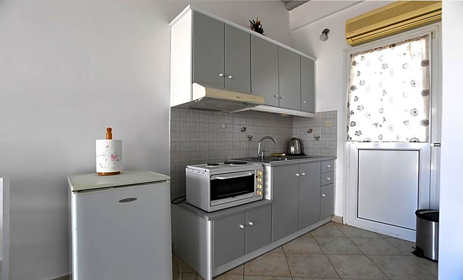 Nostos Beachfront Apartments & Studios