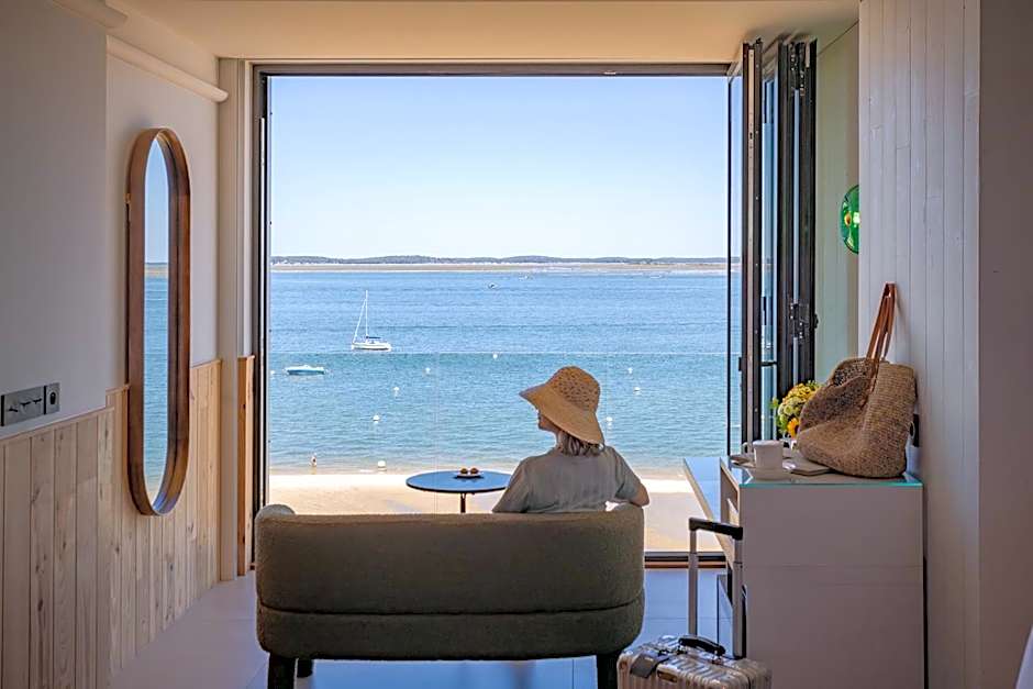 Les Vagues Hotel & Spa