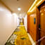 Zhongbo Art Hotel (Hualin Temple Subway Station Store, Shangxiajiu Commercial Pedestrian Street)