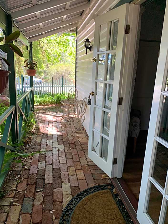 Rosebridge House Bed & Breakfast