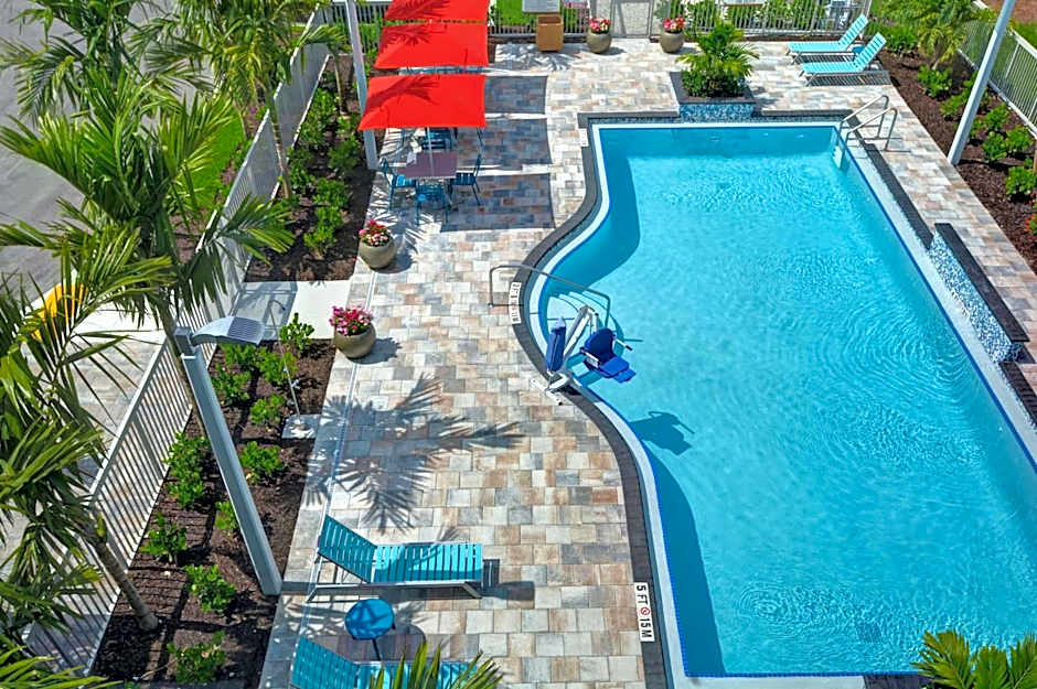 Home2 Suites by Hilton Naples I-75 Pine Ridge Road