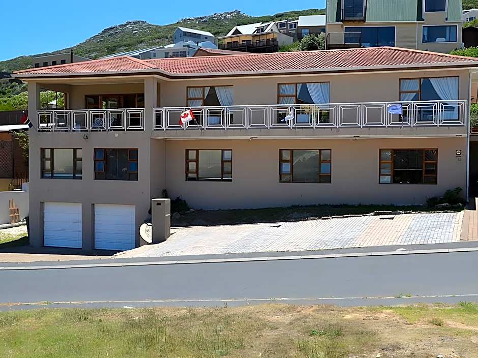 15 On Penguin Guest House