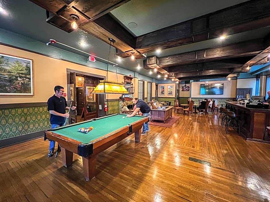 1905 Basin Park Hotel