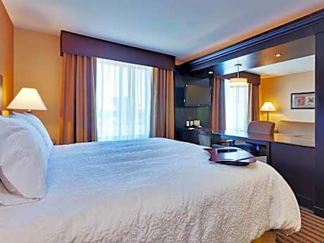 1 Kg Mobility/Hearing Access Ri Shwr Studio Ns