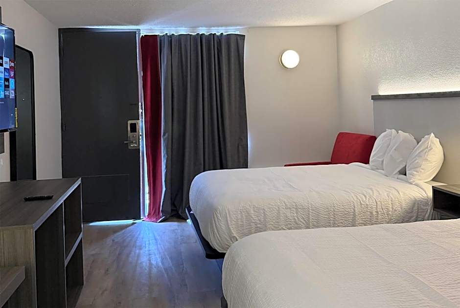 Travelodge by Wyndham Lumberton