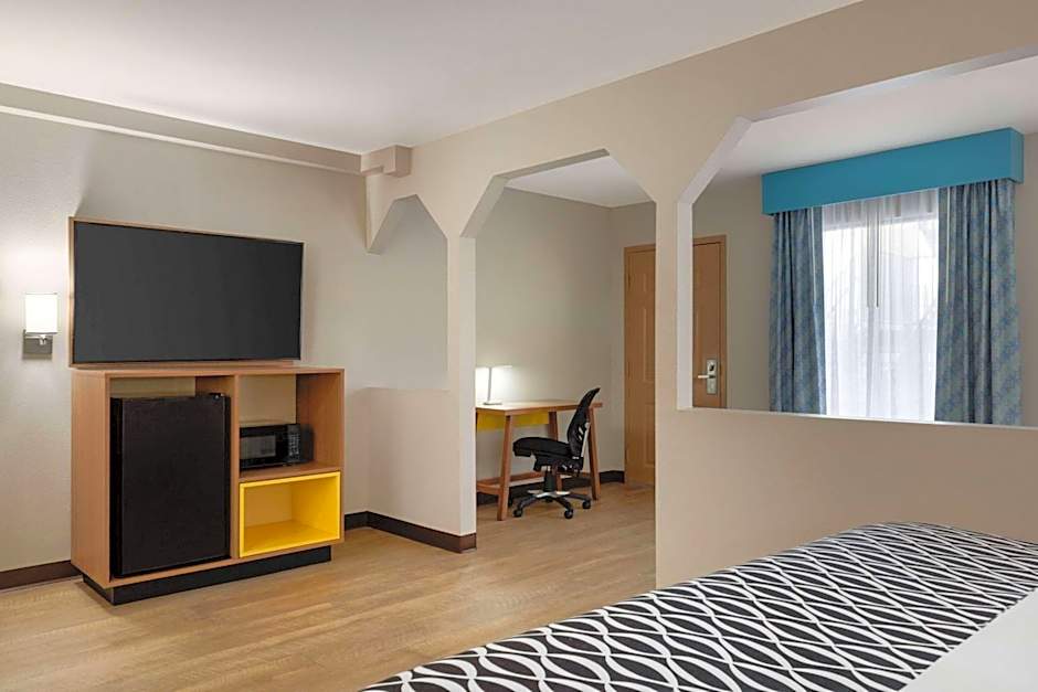 Days Inn by Wyndham Covington