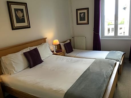 Triple Room with Private Bathroom