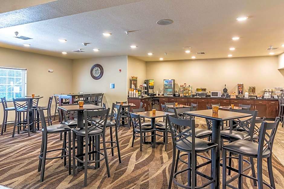 Cobblestone Hotel & Suites - Erie