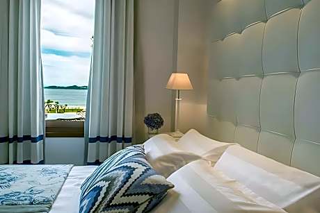Pool Suite