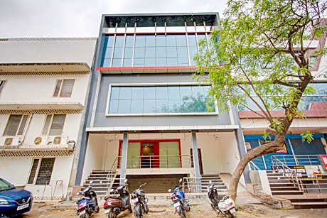 Townhouse Townhouse Atal Chowk Indirapuram Ghaziabad