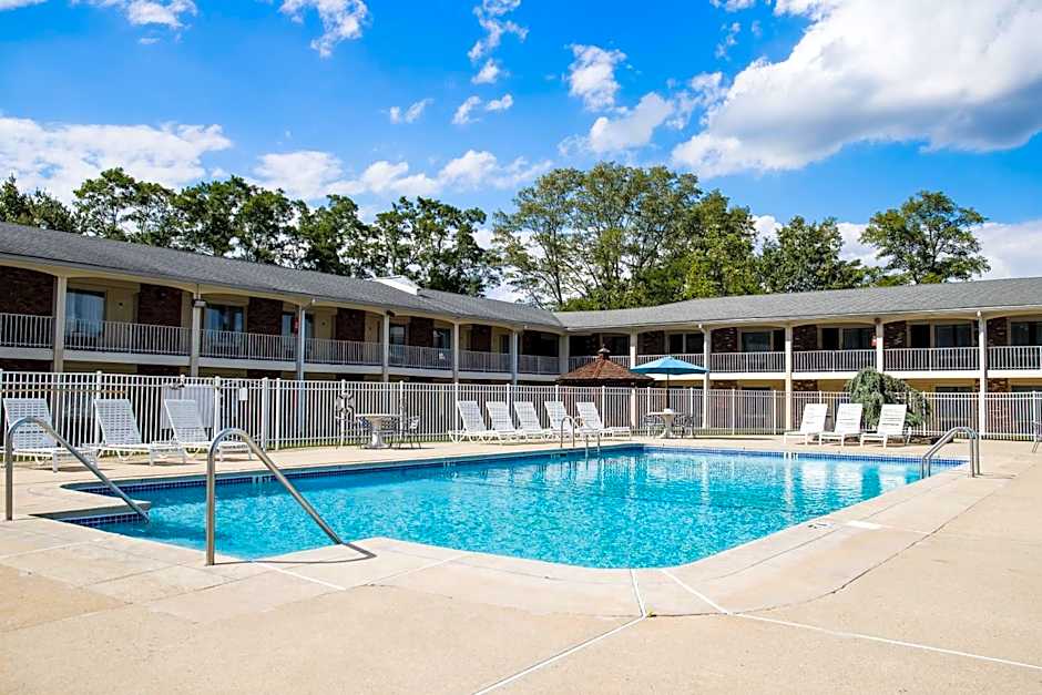 Crystal Inn Eatontown