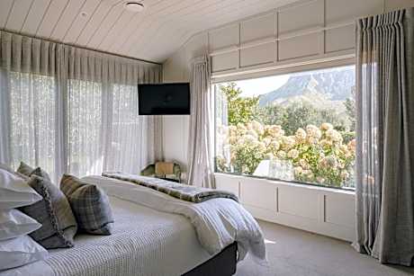 Luxury Two-Bedroom Lodge