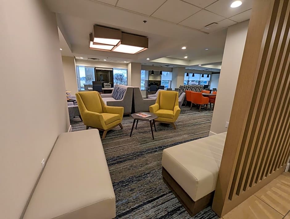 Holiday Inn Express Indianapolis Airport