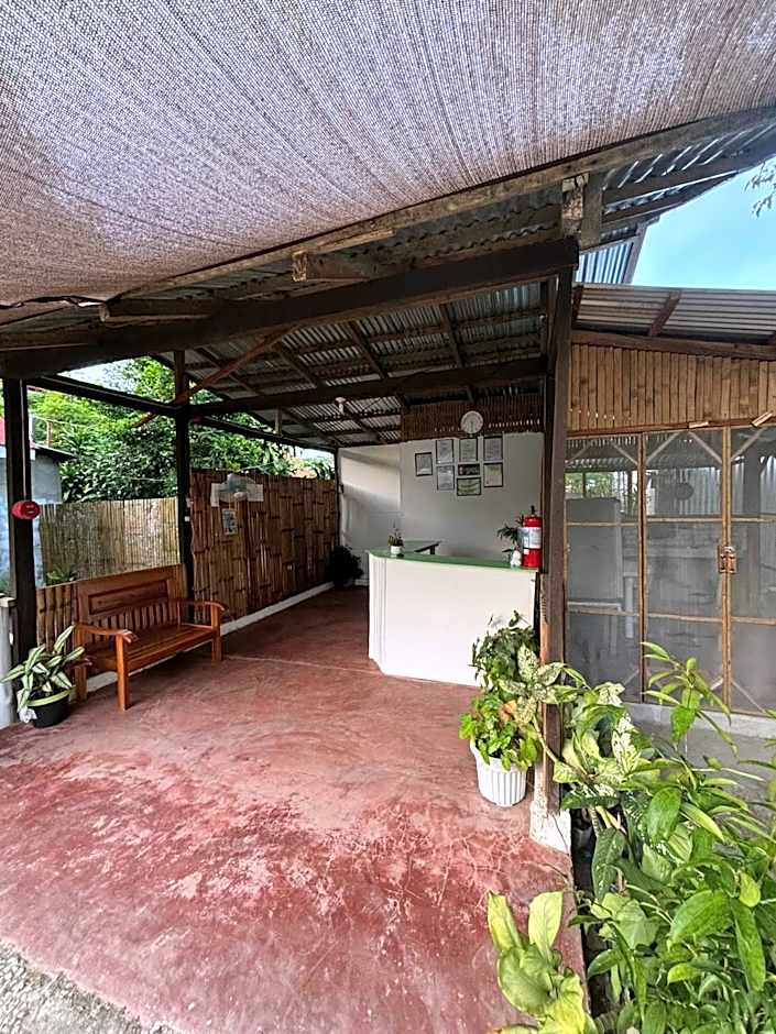 BFF Backpacker's Inn