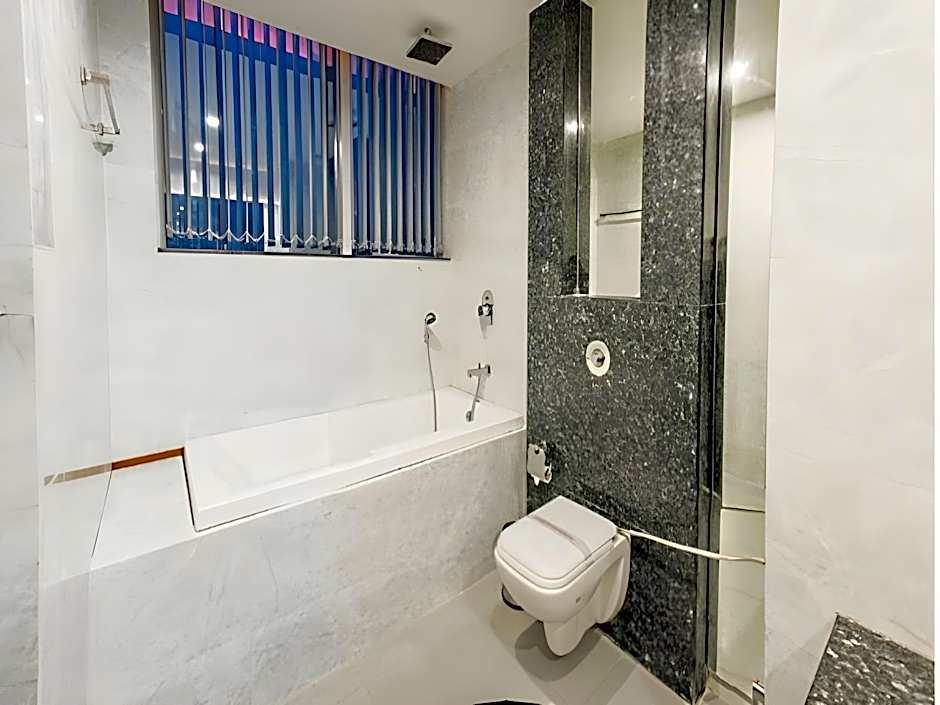 Hotel Narulas Aurrum