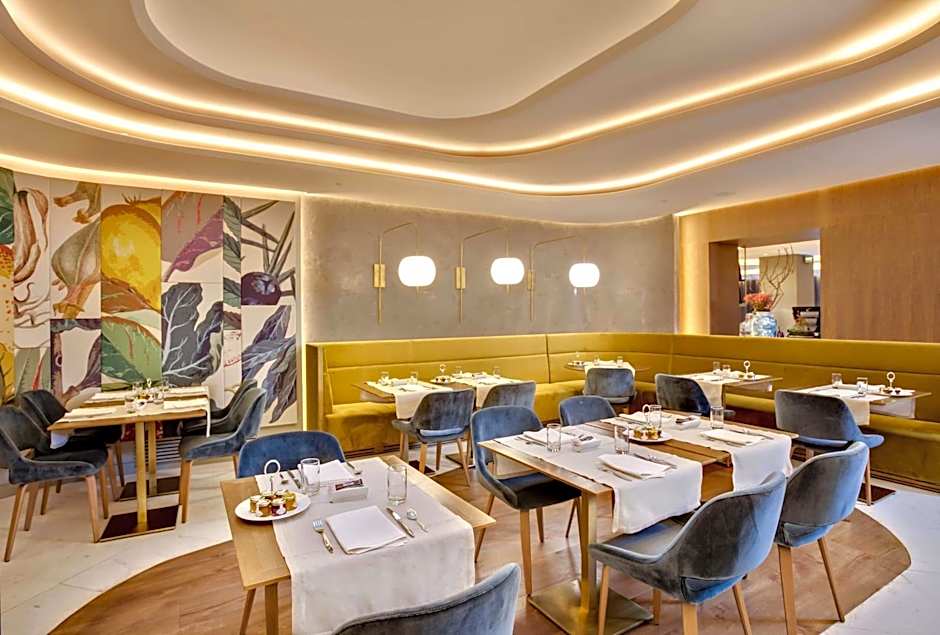 Barcelo Emperatriz Hotel