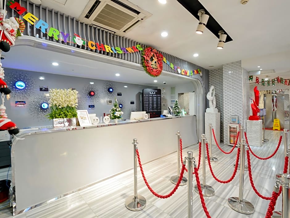 Planet Hotel