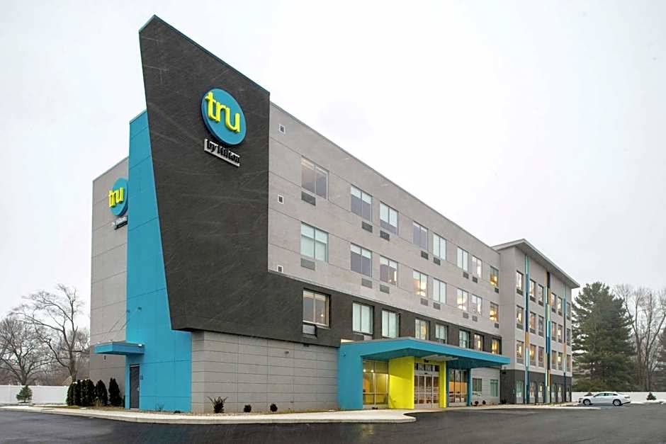 Photo 1 of 41 of Tru by Hilton Elkhart