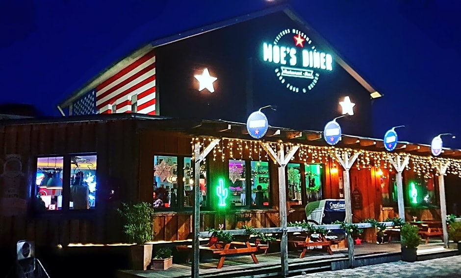 Moes Diner Hotel