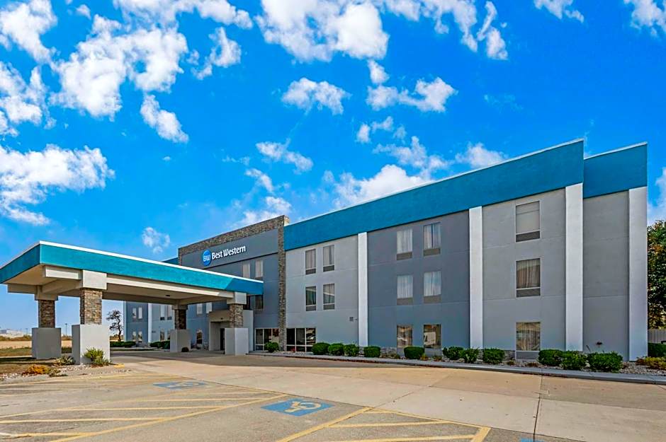 Photo 1 of 25 of Best Western Heartland Inn