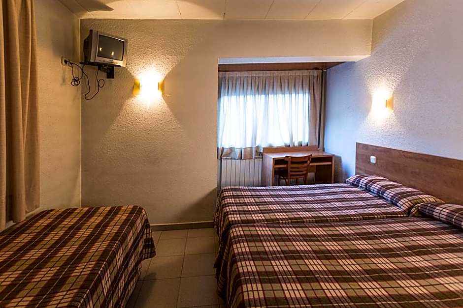 Photo 1 of 1 of QUADRUPLE ROOM STANDARD 