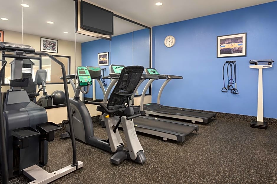 Holiday Inn Express Hotel & Suites Edmond By IHG