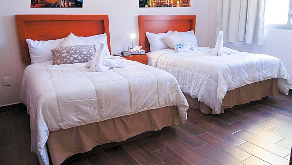 La Lola Hotel & Suites