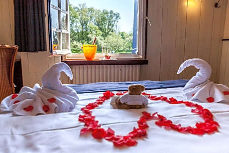 Superior Cabin on Boat with Spa Bath