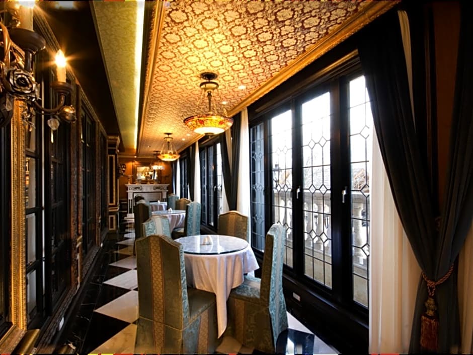 The Old England Hotel