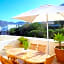 Hermanus Beachfront Lodge