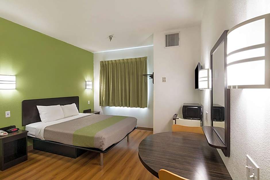 Motel 6-Hillsboro, TX