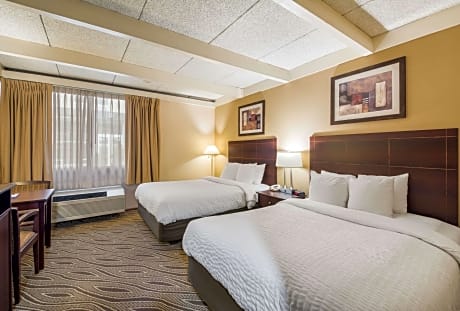 2 Queen Beds, Efficiency, Nonsmoking