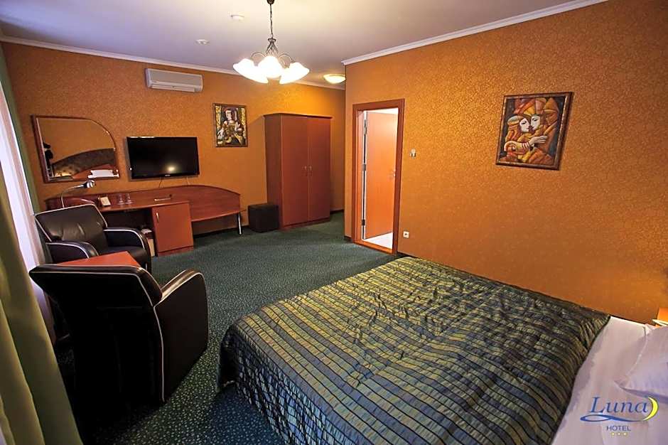 Luna Hotel