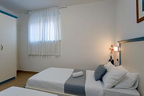 Two-Bedroom Apartment with Balcony (6 people)