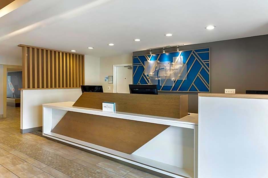 Holiday Inn Express Colton By IHG