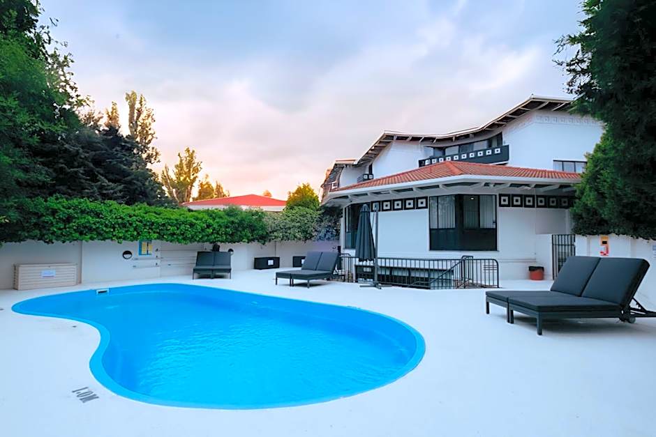 Ramada by Wyndham Diplomat Canberra