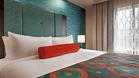 King Suite - Disability Access/Non-Smoking