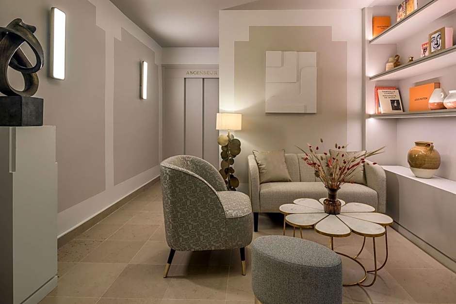 Hotel Camille Paris, Tapestry Collection by Hilton