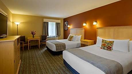 Queen Room with Two Queen Beds - Pet Friendly/Non-Smoking