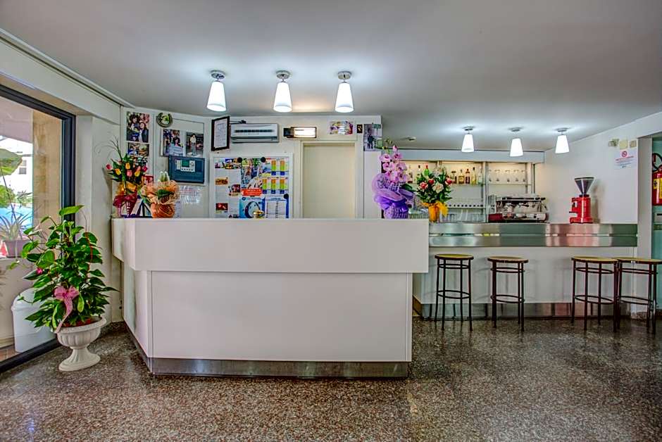 Hotel Diamante COLAZIONE XL PARCHEGGIO GRATIS A 5 CHILOMETRI DA RIMINI FIERA