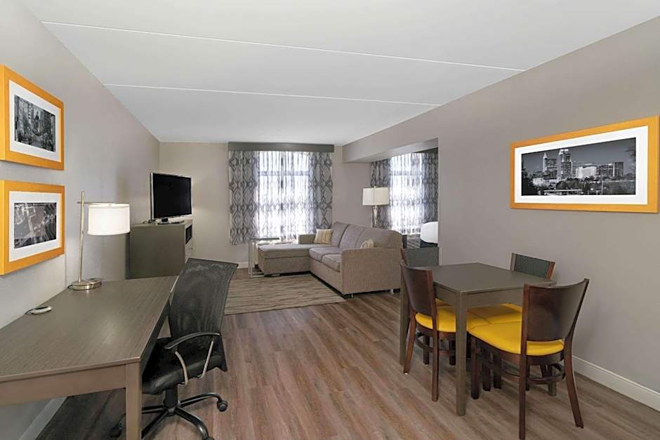 La Quinta by Wyndham Raleigh Downtown North