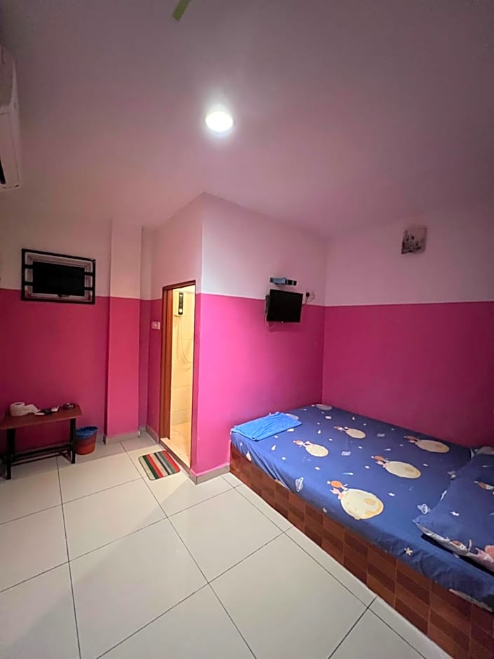 TGT MOTEL Sp