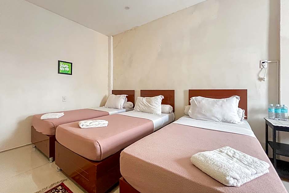 Urbanview Poma Hotel