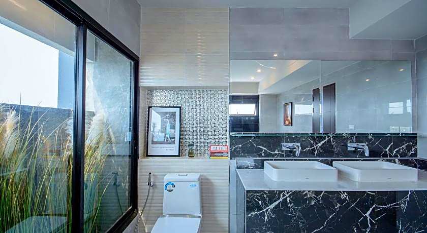 The living Hotel Samutprakan