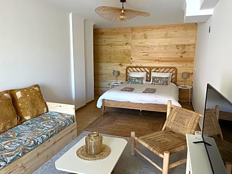 Sesimbra Natural Room and private access