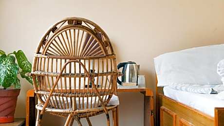 Apartment with Mountain View