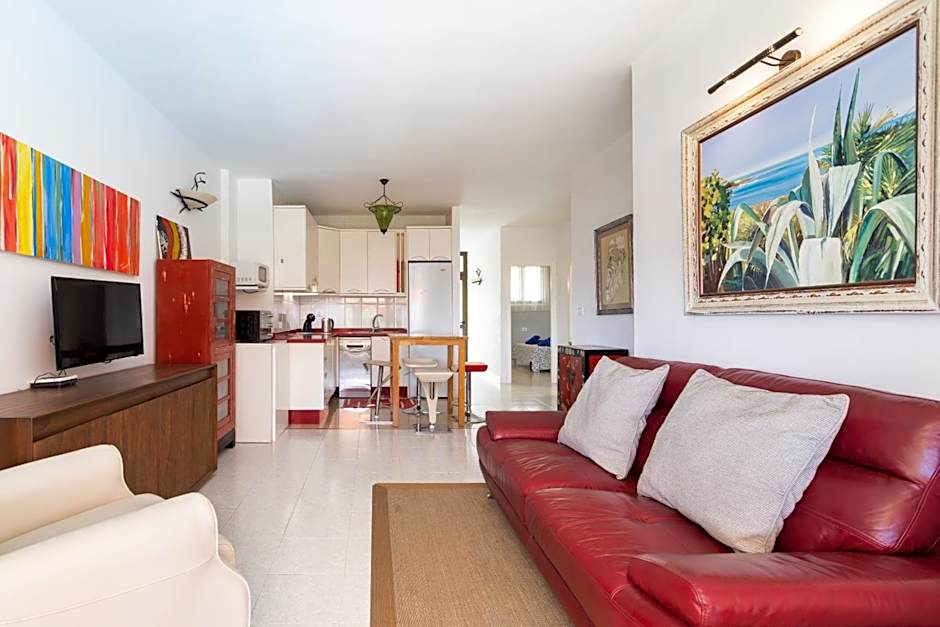 Seafront apartment just 200m from Las Vistas Beach