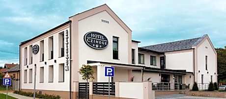 Hotel Czinege & Étterem